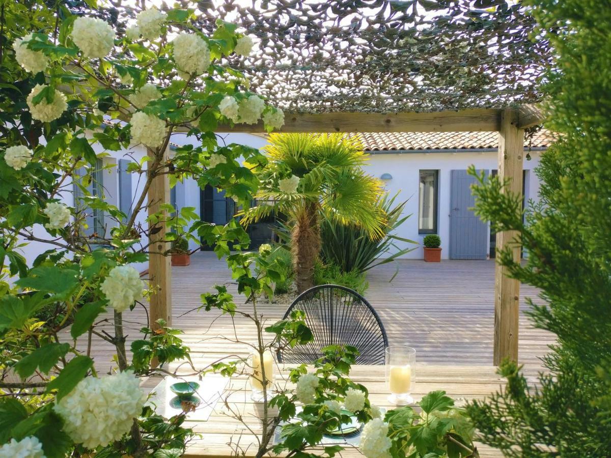 Derriere La Plage : Suite, Patio Et Pergola Le Bois-Plage-en-Re Exterior photo